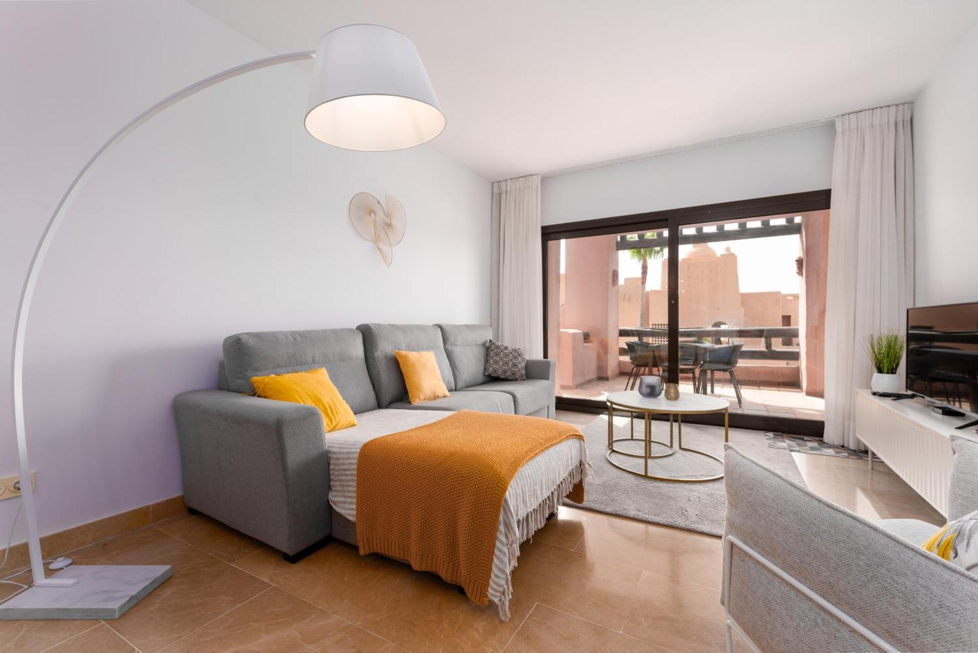 Coto Real 2408 Kiznos Apartment Манилва Екстериор снимка