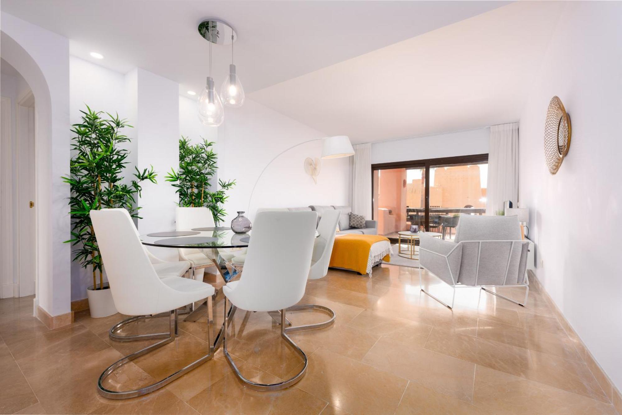 Coto Real 2408 Kiznos Apartment Манилва Екстериор снимка